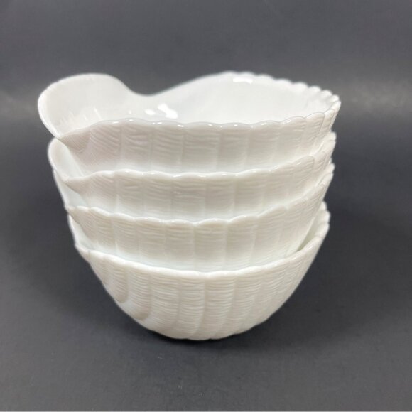 White Milk Glass Seashell Bowl Scallop Clam Shell Dessert 4 Pc Lot Set Vintage - Picture 4 of 10